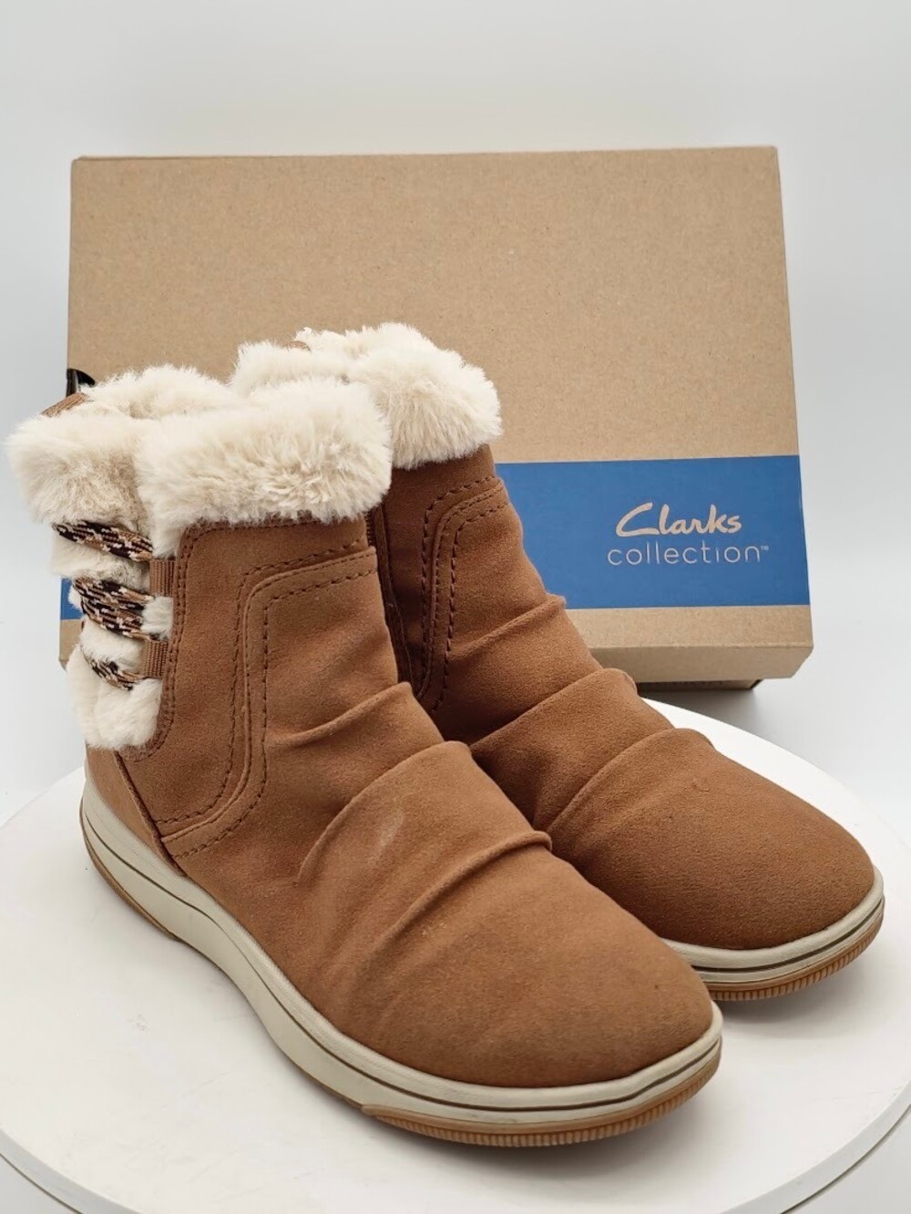 Clarks Breeze Cozy Dark Sand Faux Fur Ankle Boots Women’s Size 6 M Comfort